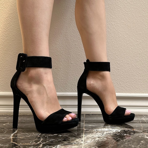 STEVE MADDEN - Platform Buckle Heel - Picture 1 of 6
